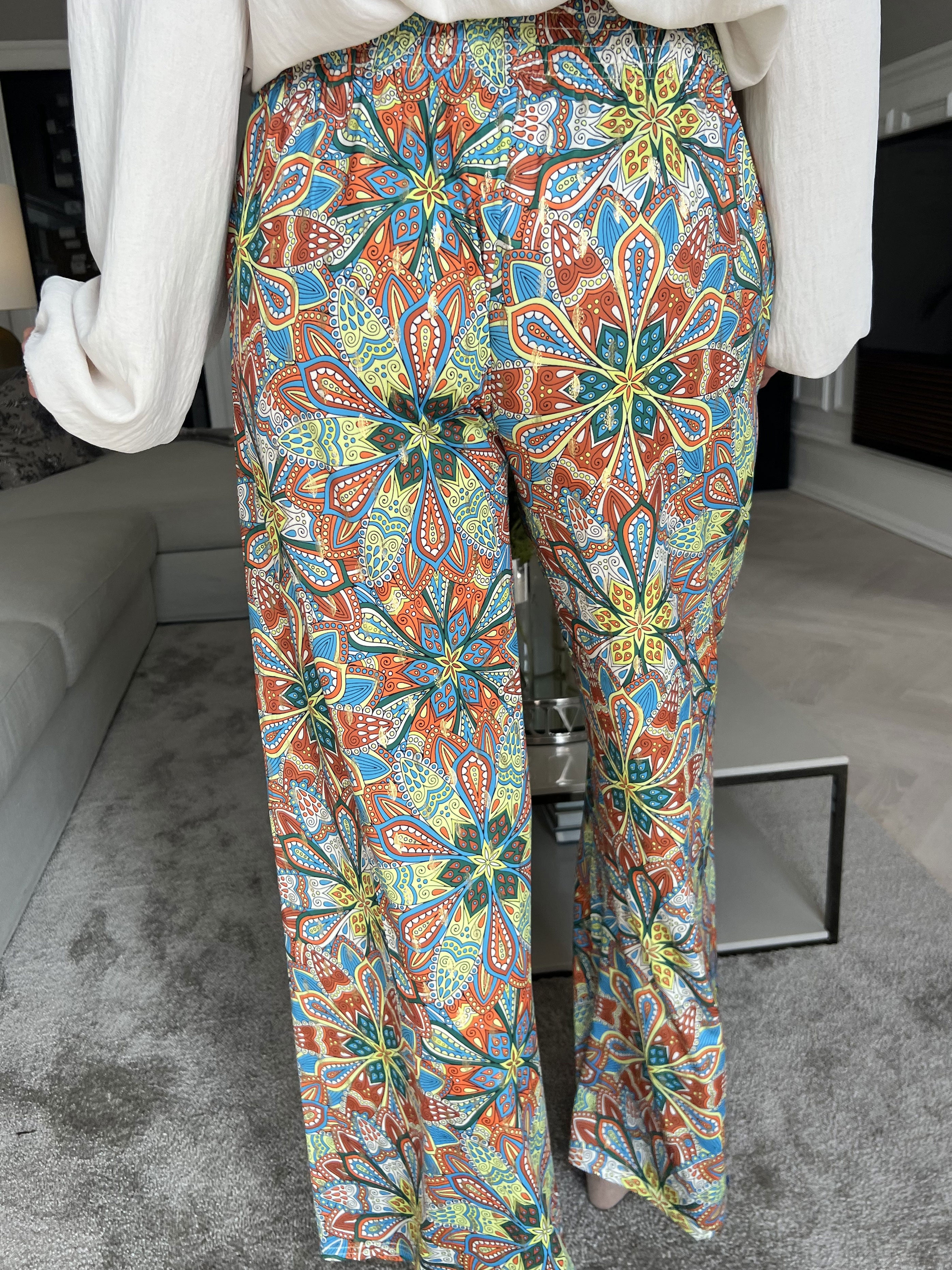 Pams Pants Multi - Lösa mönstrade byxor i elastiskt tyg